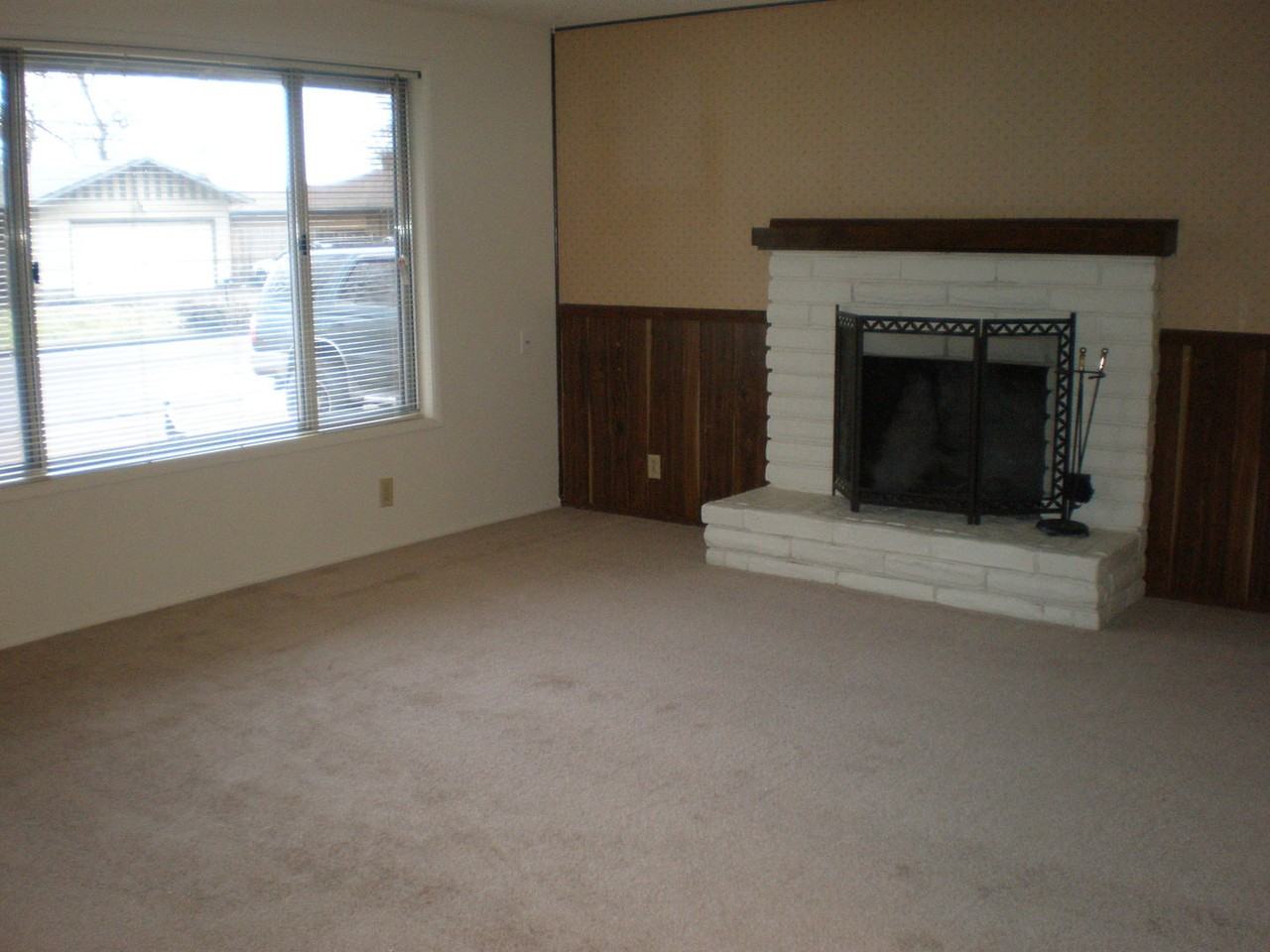 3631 Honolulu Ave - Photo 3 of 4