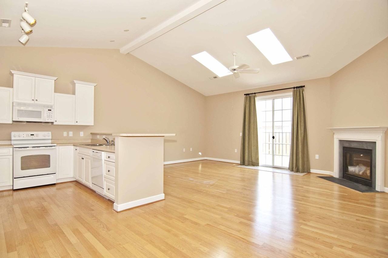 337 Monlandil Dr - Photo 3 of 10