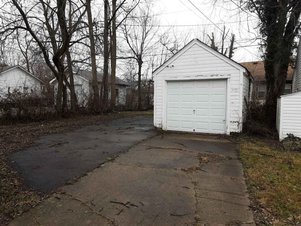 4109 Midway Ave - Photo 3 of 15