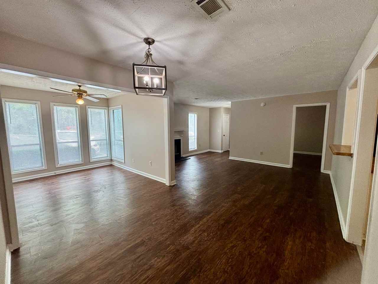 3841 Woodridge Way - Photo 5 of 20