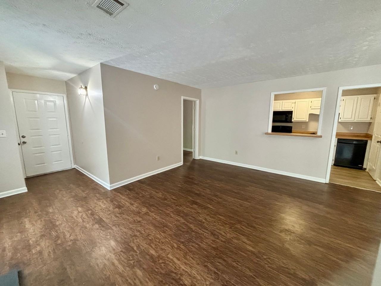 3841 Woodridge Way - Photo 6 of 20
