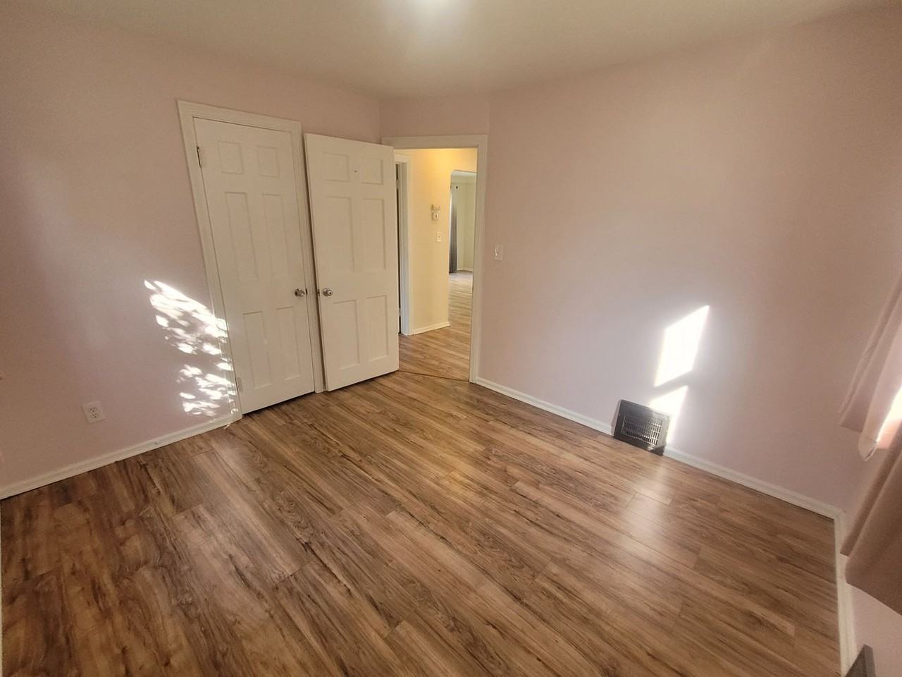 6987 Greenleaf Ave - Photo 6 of 22