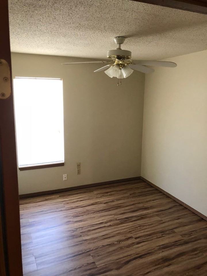 1681 N Linda Jo Pl - Photo 4 of 6