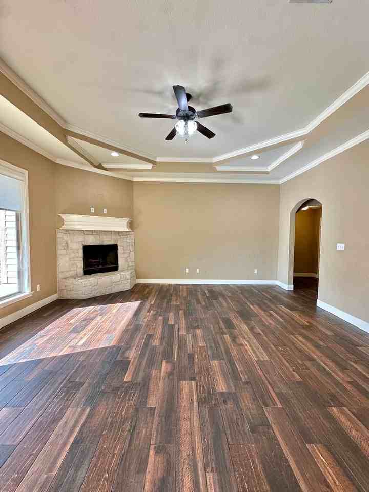 5910 Tarin St - Photo 6 of 33