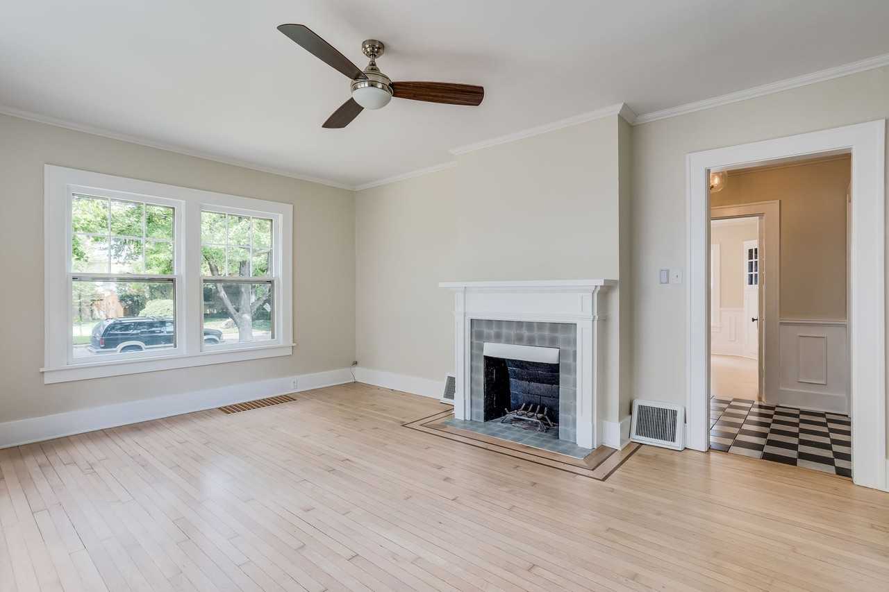 338 N Quentin St - Photo 3 of 24