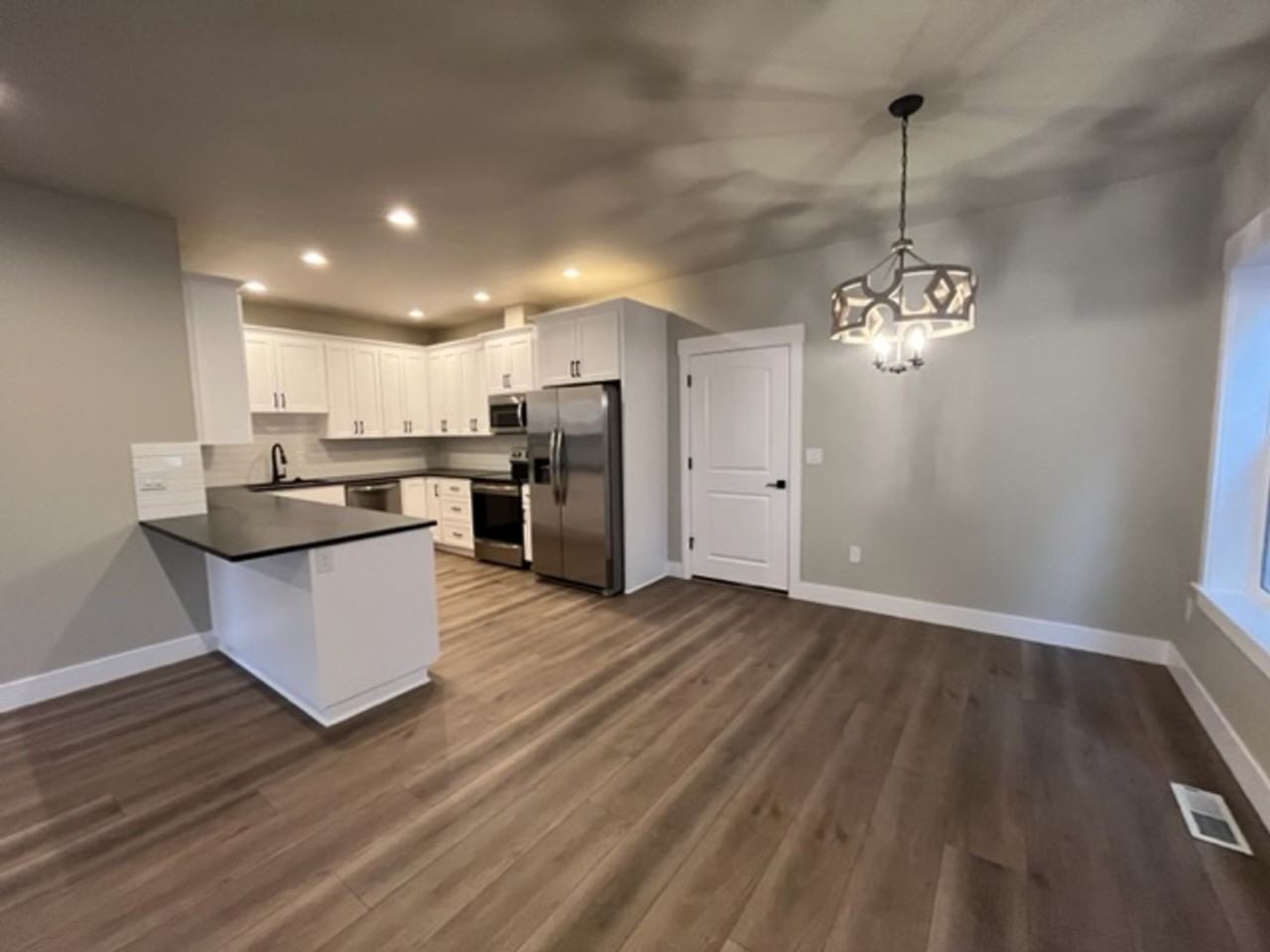 310 S River St - Photo 7 of 23