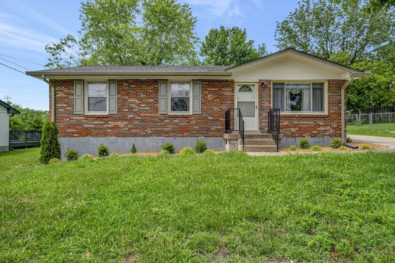 211 Friendship Dr - Photo 2 of 25