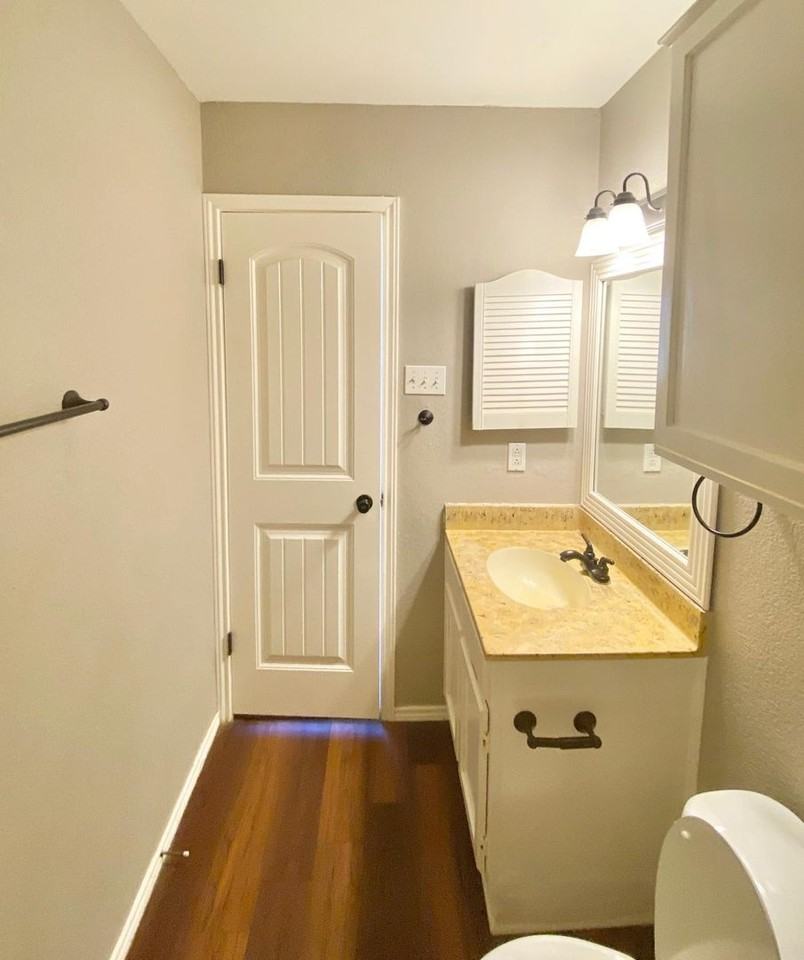 2011 Newton Dr - Photo 5 of 16