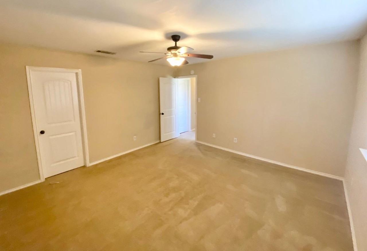 2011 Newton Dr - Photo 6 of 16