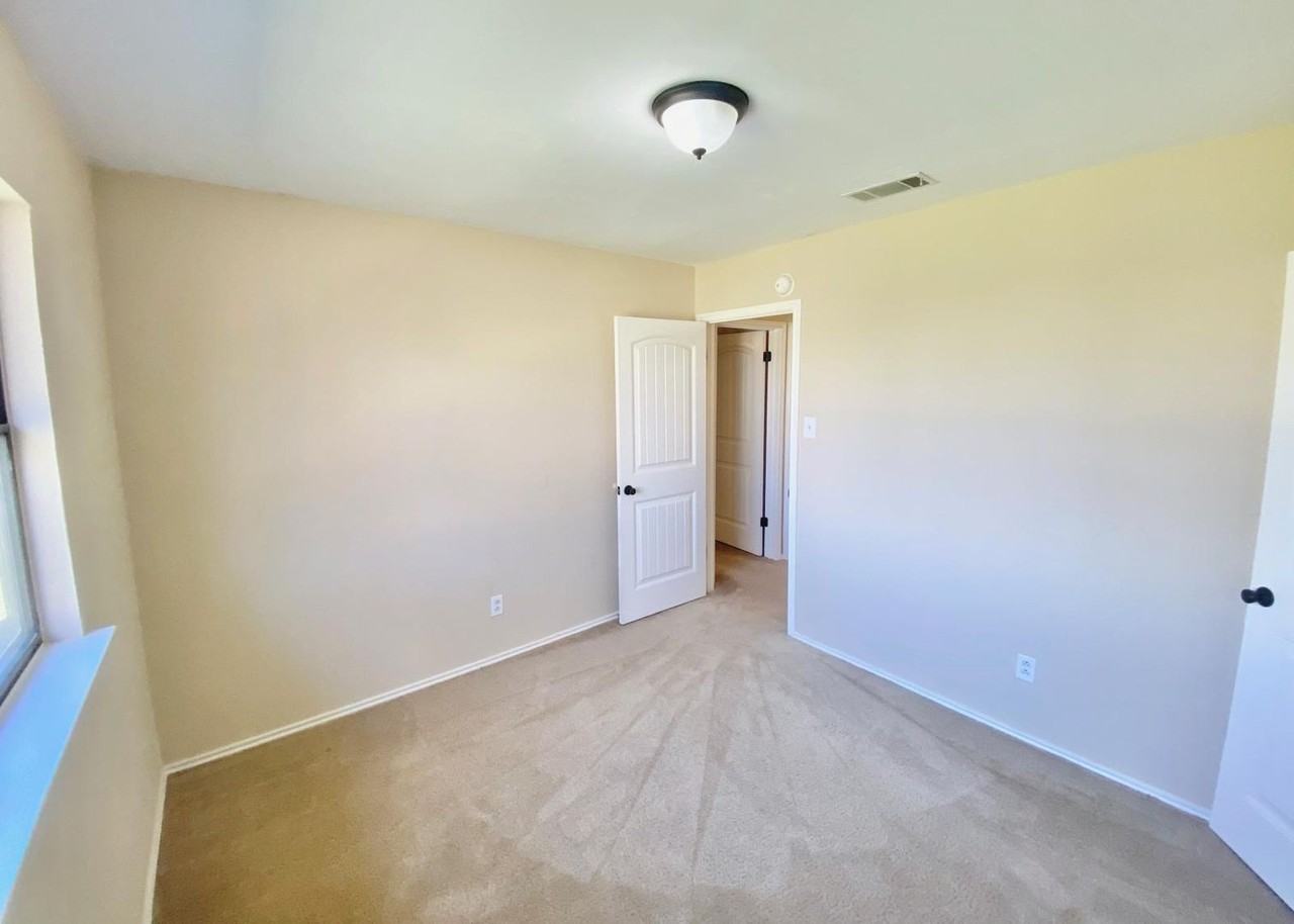 2011 Newton Dr - Photo 7 of 16