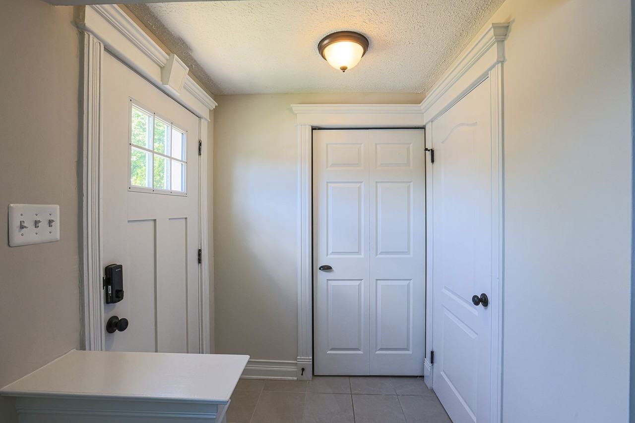 831 Comer Sq - Photo 6 of 34