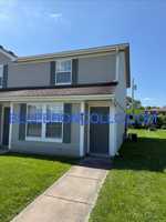 featured image of 621 Willow Ln #D