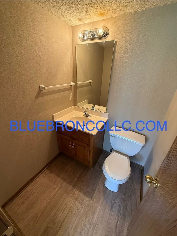 621 Willow Ln #D - Photo 5 of 9