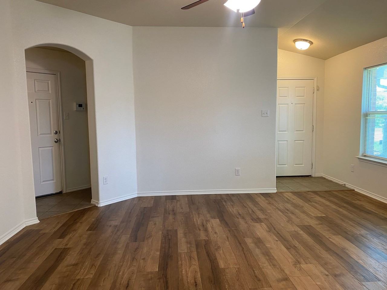 6011 Ambrose Cir - Photo 5 of 20