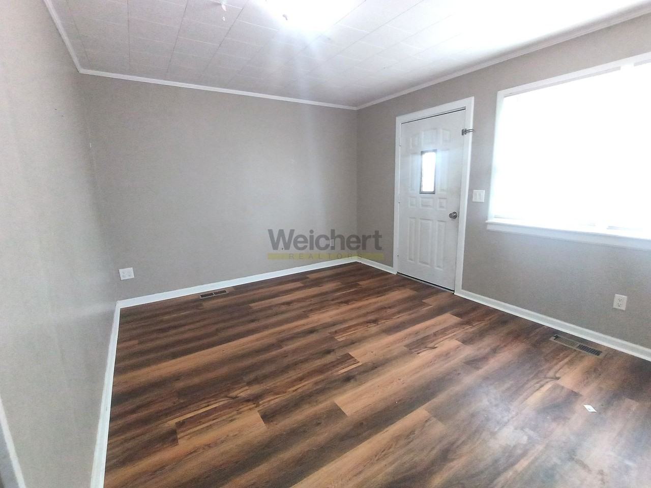 809 Thomas St - Photo 2 of 13