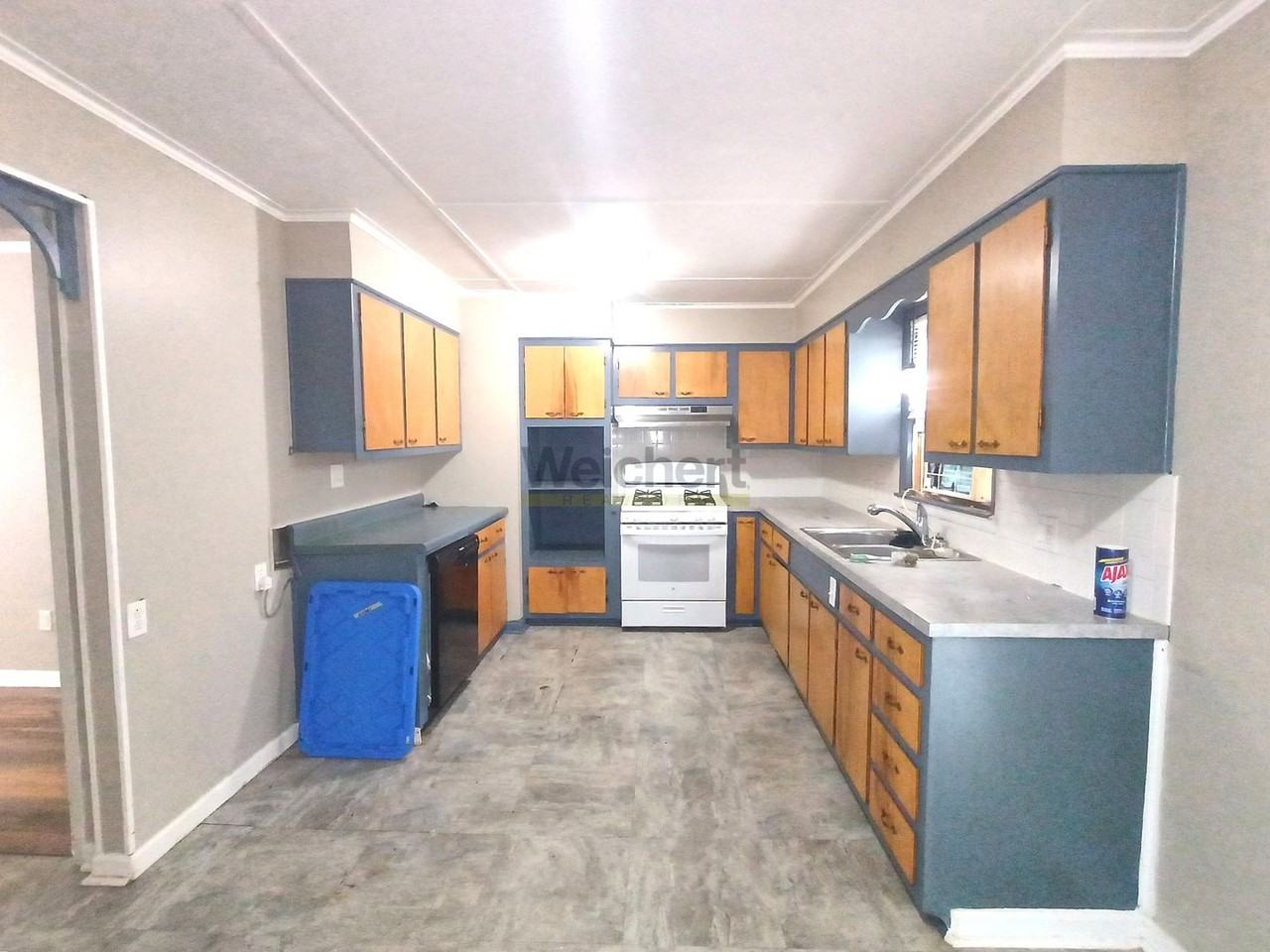 809 Thomas St - Photo 4 of 13