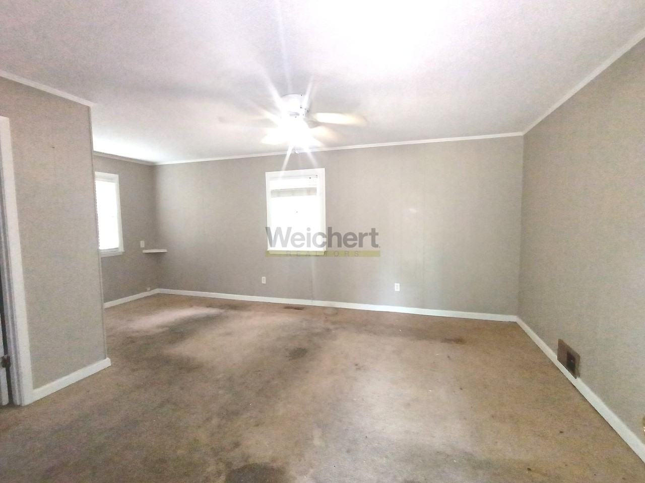809 Thomas St - Photo 6 of 13