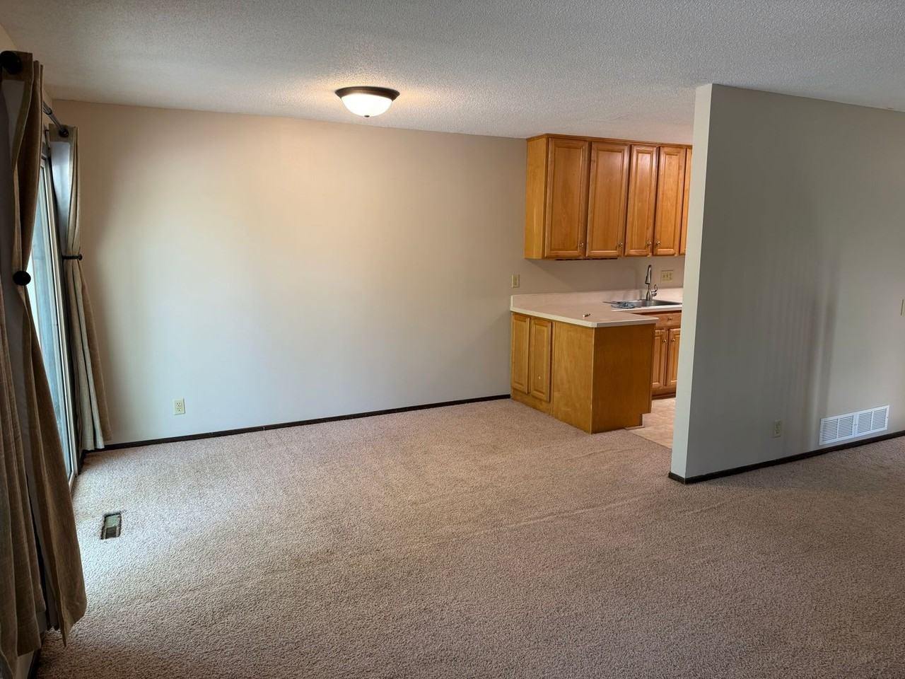 8201 W Park Hills Dr - Photo 4 of 11