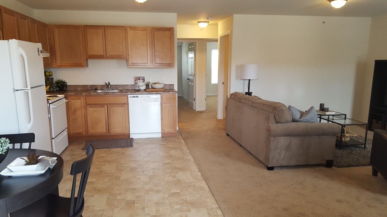 Quail Run Apartments and Townhomes - Photo 4 of 13