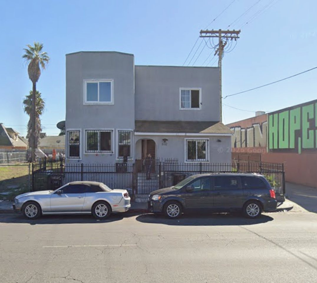 632 E Vernon Ave - Photo 2 of 8
