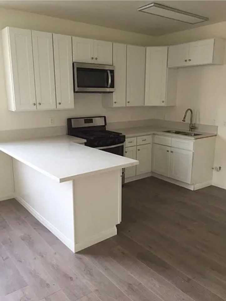 632 E Vernon Ave - Photo 6 of 8