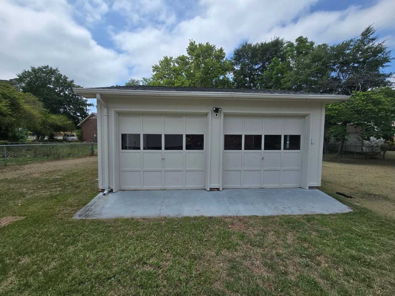 5247 Brownwood Ct - Photo 3 of 7