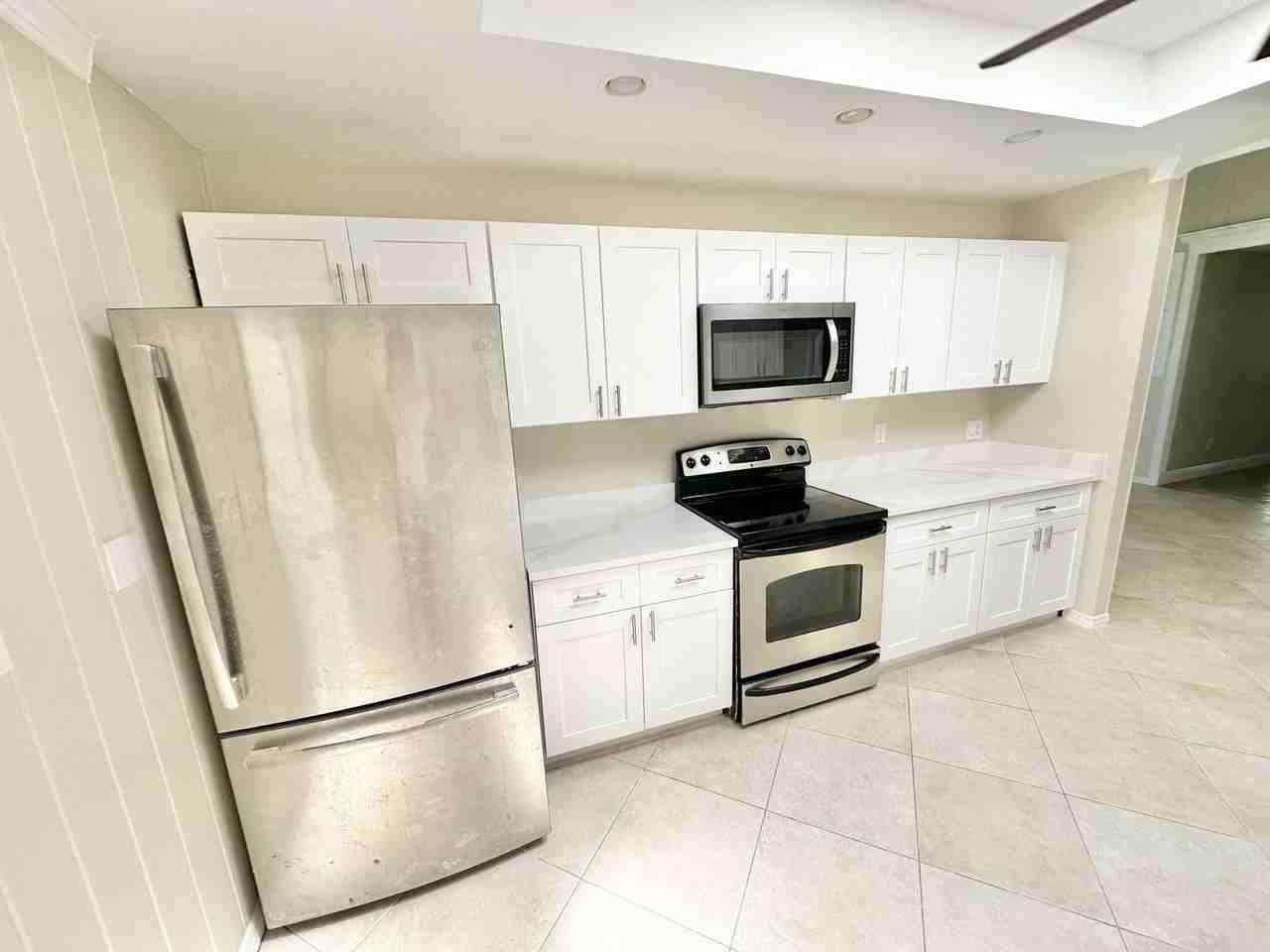 3140 Caledonia Ave - Photo 3 of 11