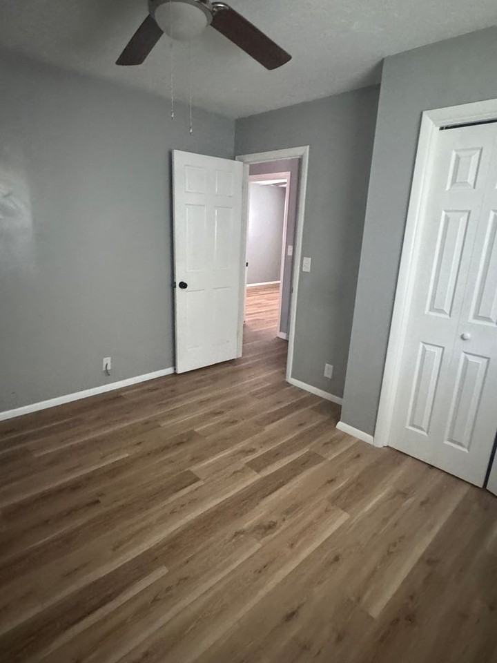 5610 Baylor Dr - Photo 4 of 13