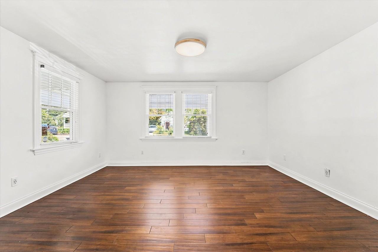 114 Biddle Rd - Photo 3 of 30