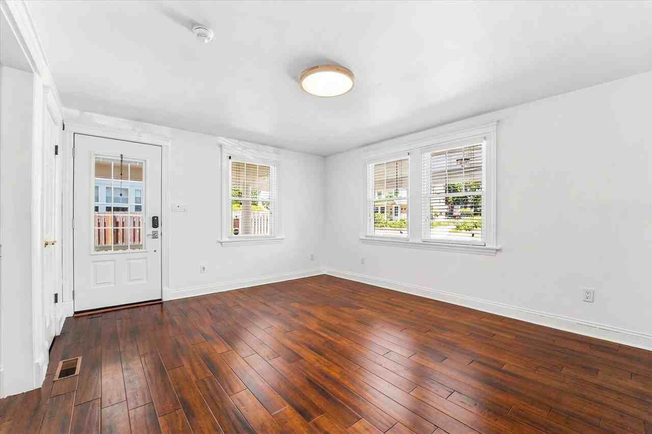 114 Biddle Rd - Photo 4 of 30