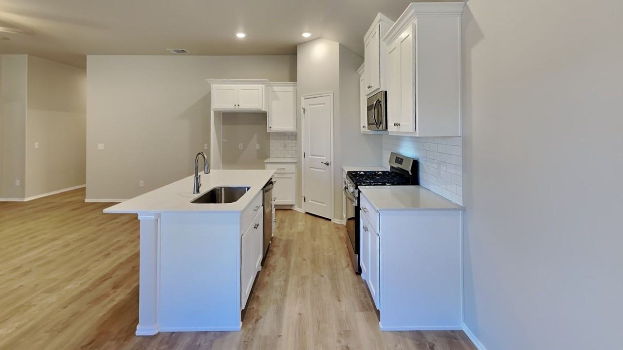 9005 Nw 127th Ter - Photo 6 of 20
