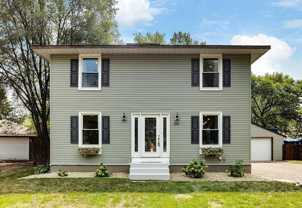 314 107th Ave Ne - Photo 1 of 1