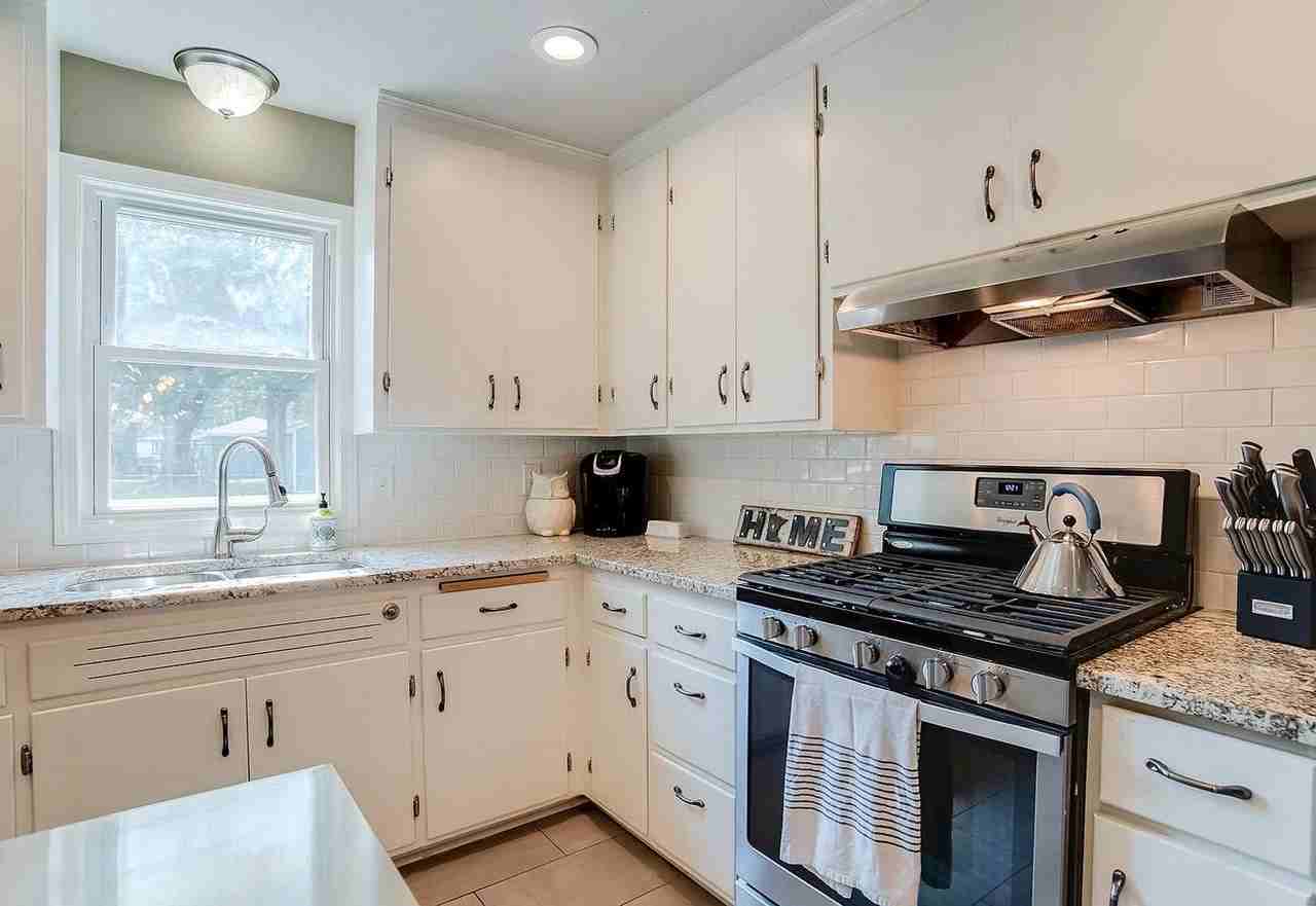 314 107th Ave Ne - Photo 6 of 46