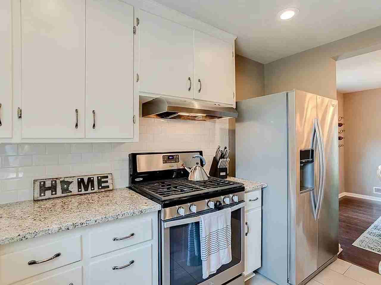 314 107th Ave Ne - Photo 7 of 46