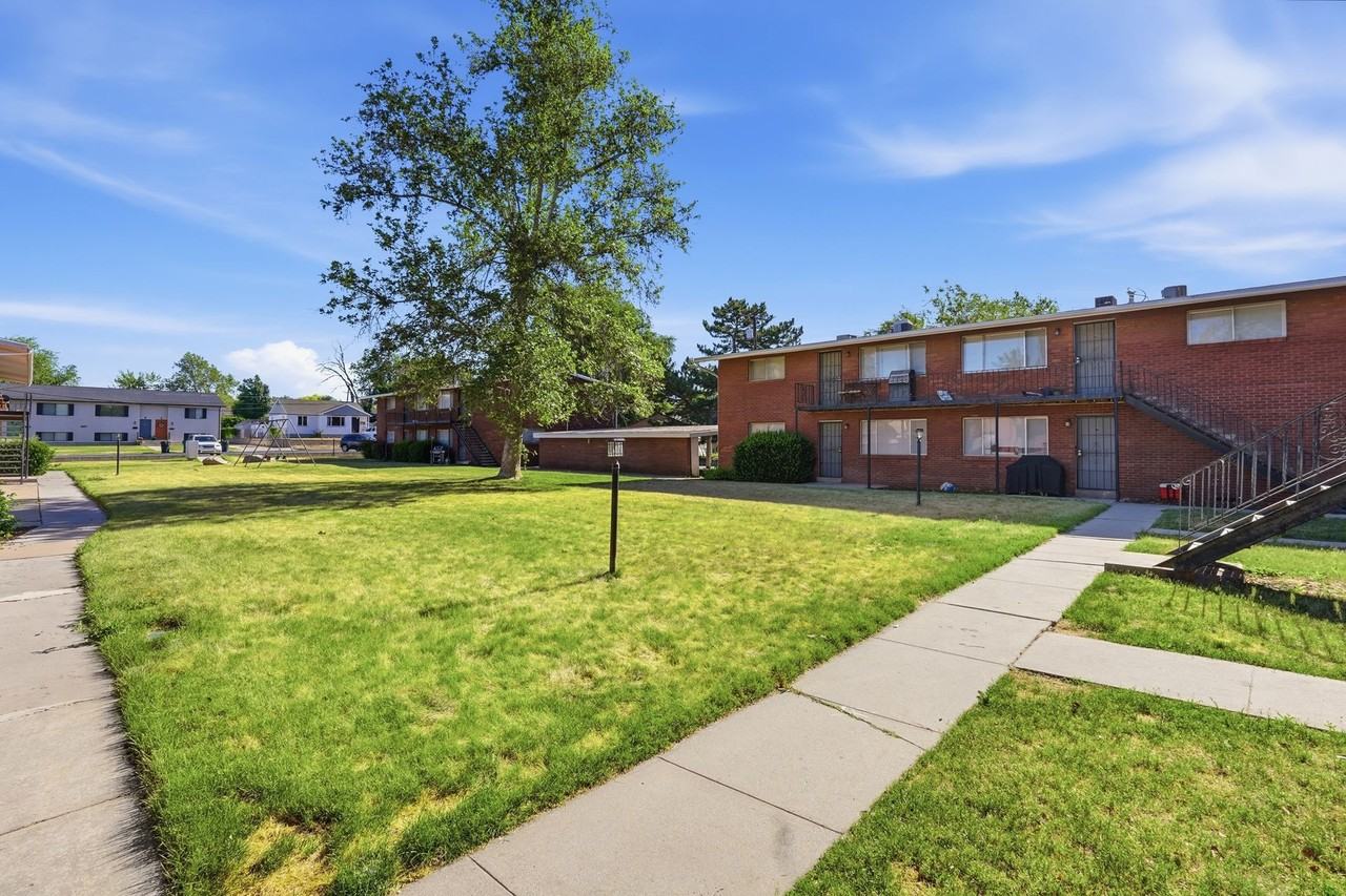 Clearfield Apartments - Photo 3 of 9