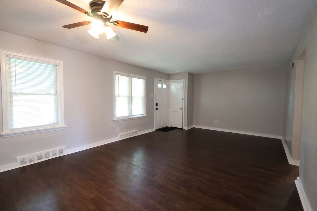 418 N Dade Ave - Photo 4 of 33