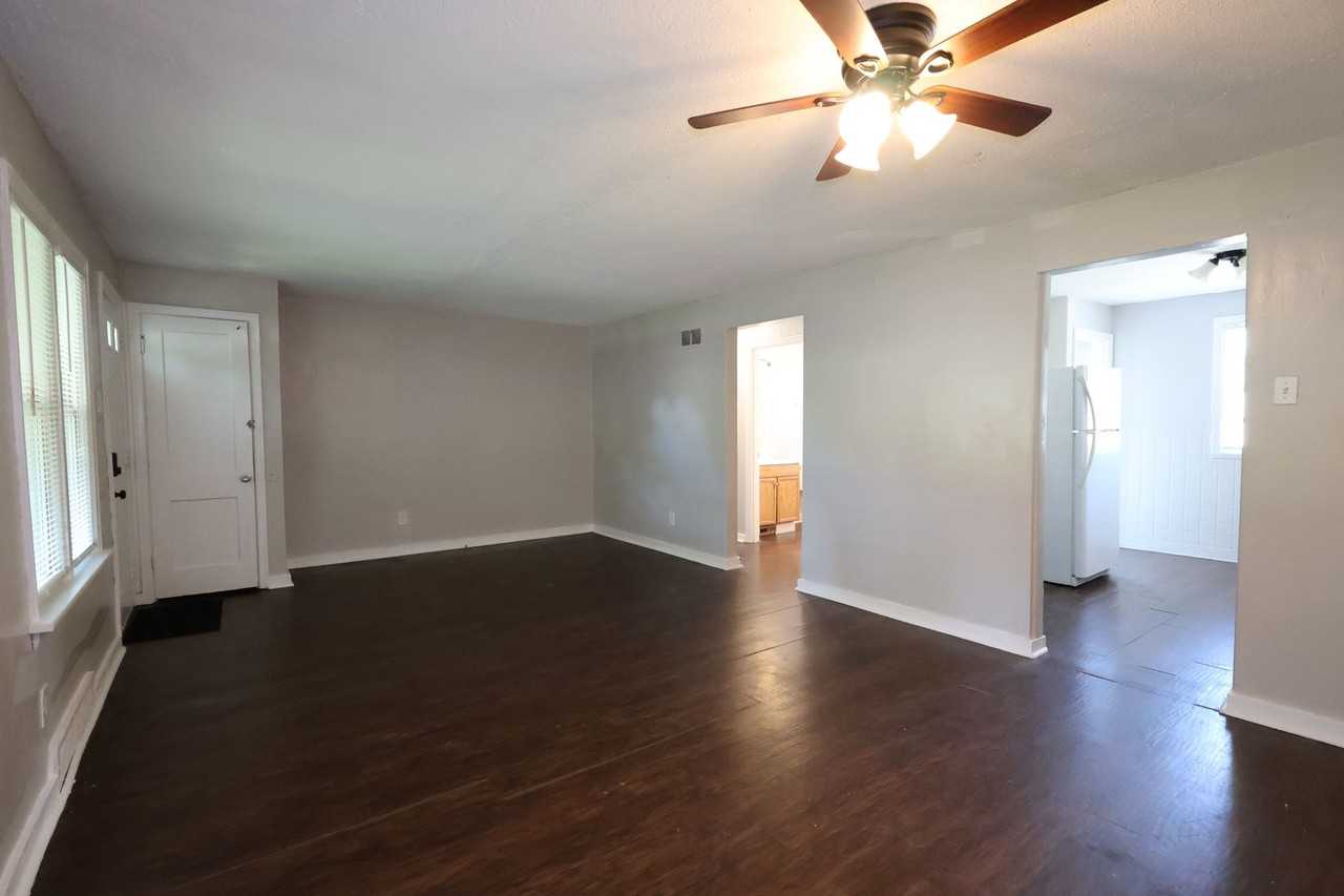 418 N Dade Ave - Photo 5 of 33