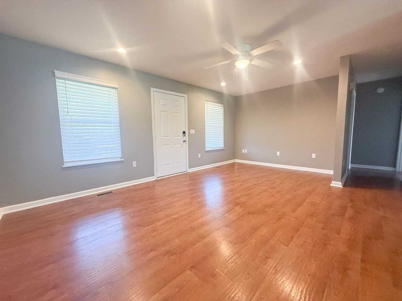 3639 Cumby Rd - Photo 5 of 33
