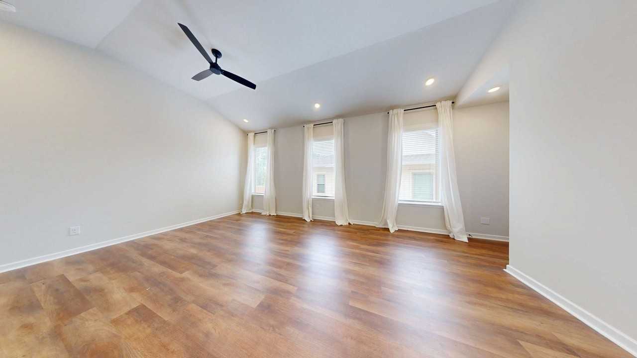 632 Shropshire Dr - Photo 2 of 11