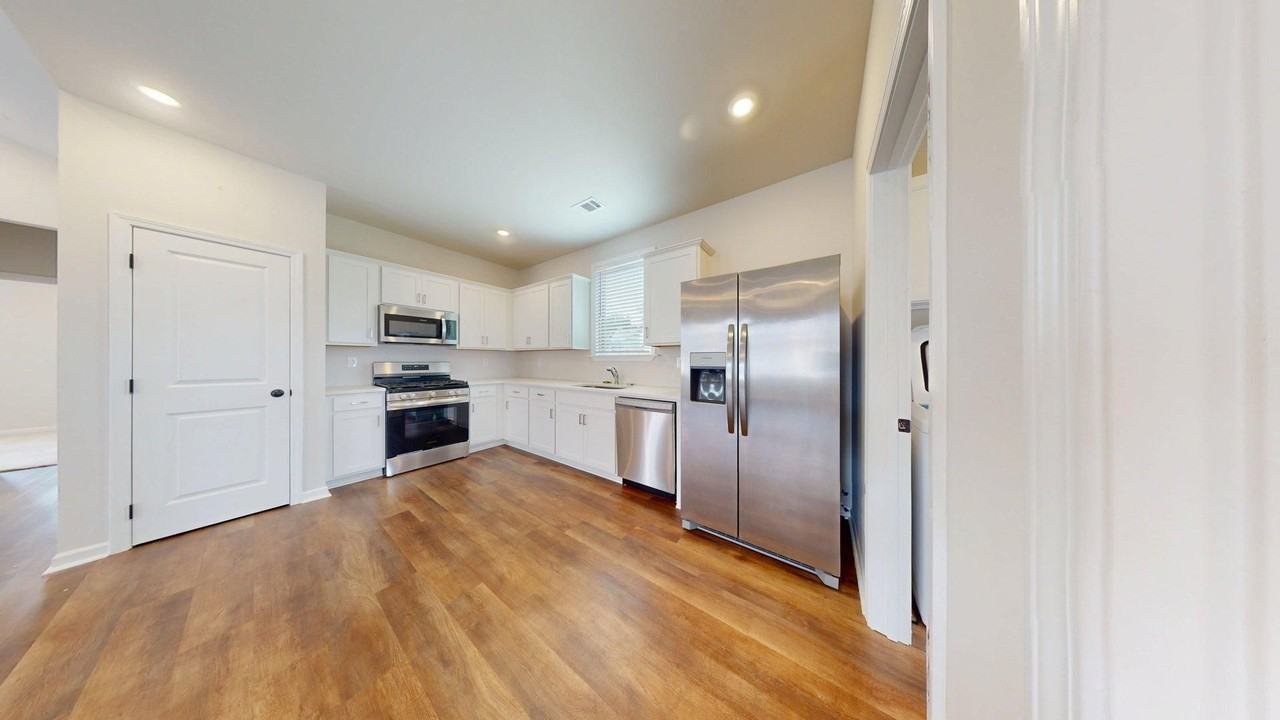 632 Shropshire Dr - Photo 4 of 11