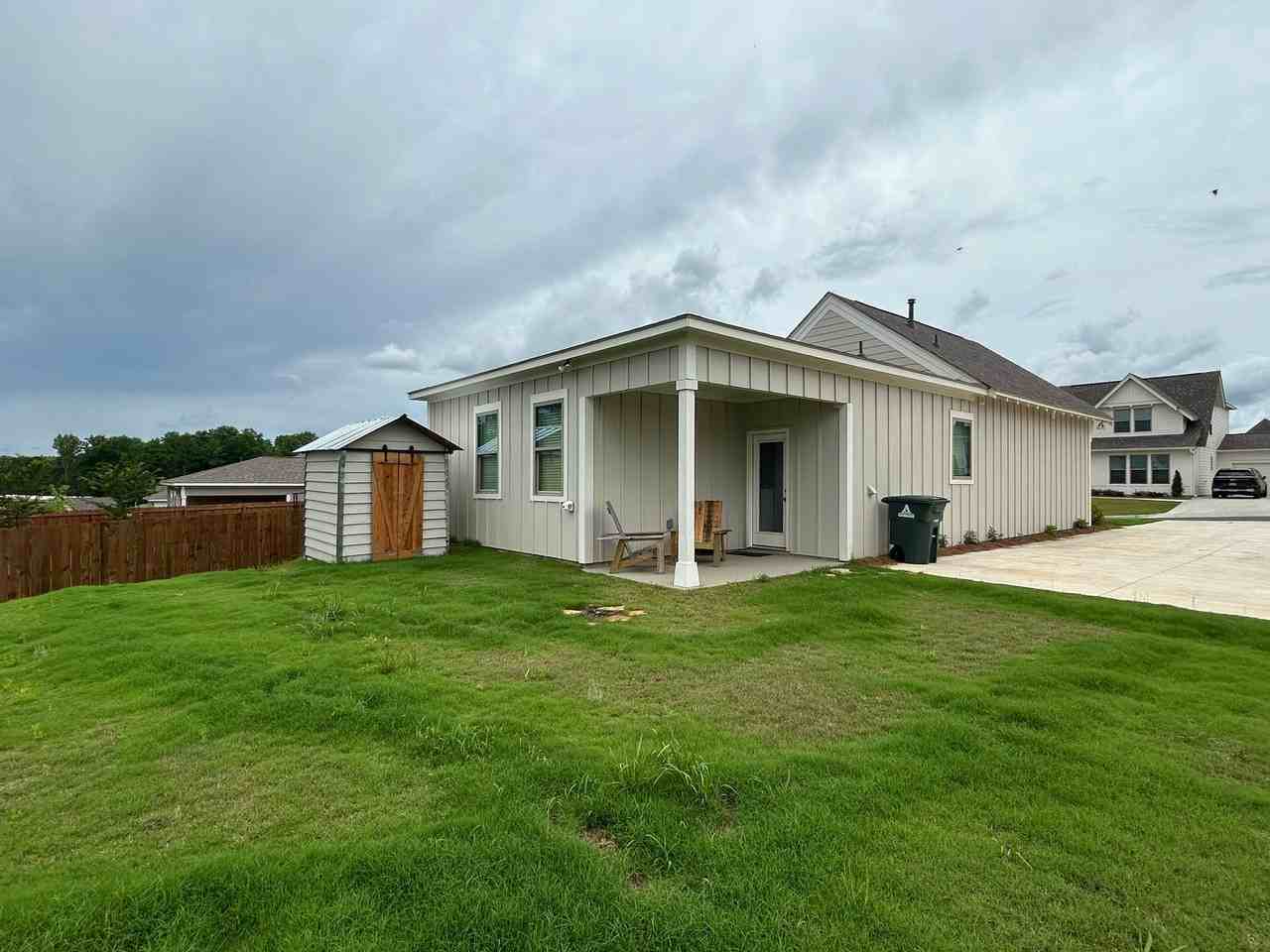 632 Shropshire Dr - Photo 2 of 16