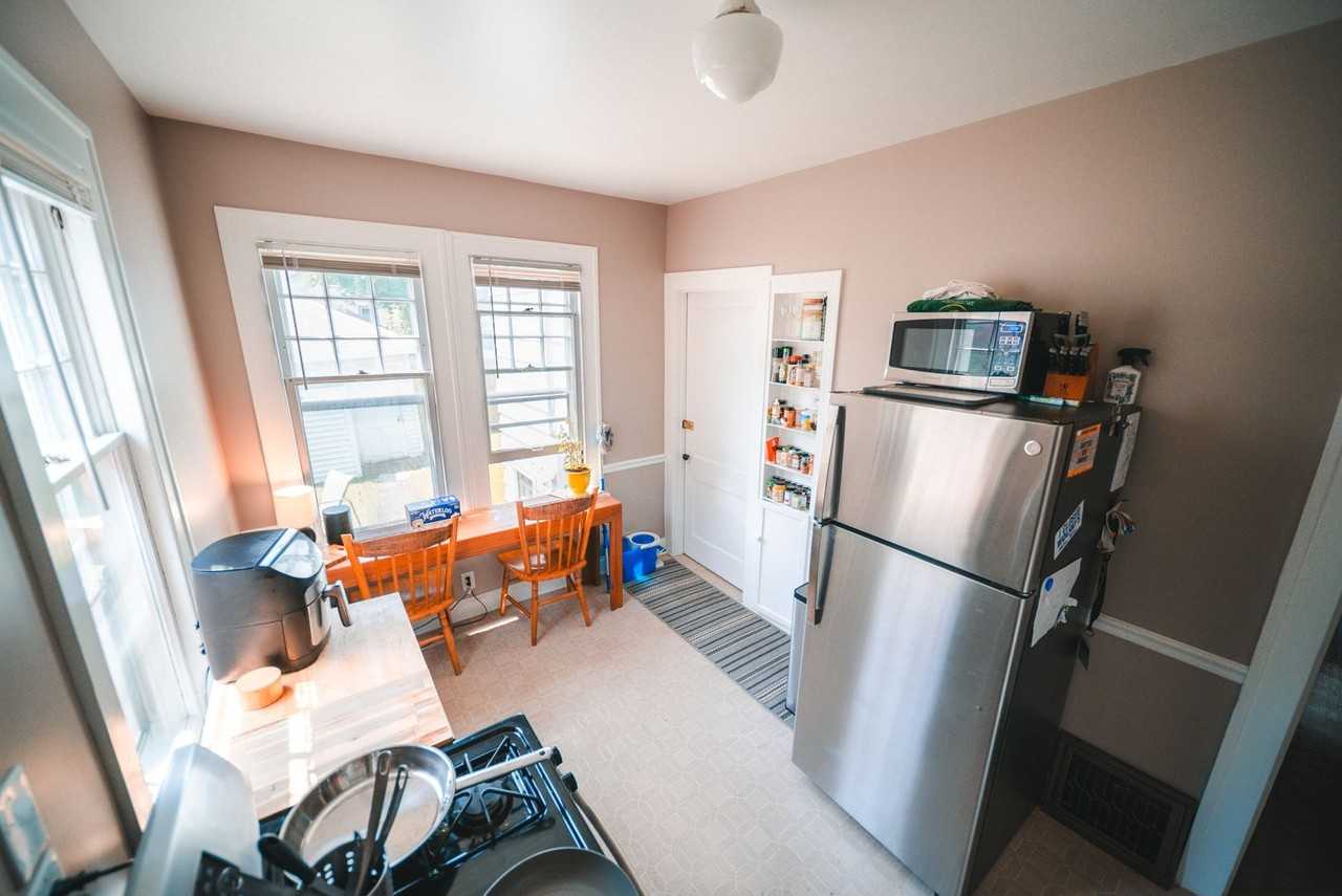 3043 N Bartlett Ave - Photo 5 of 19