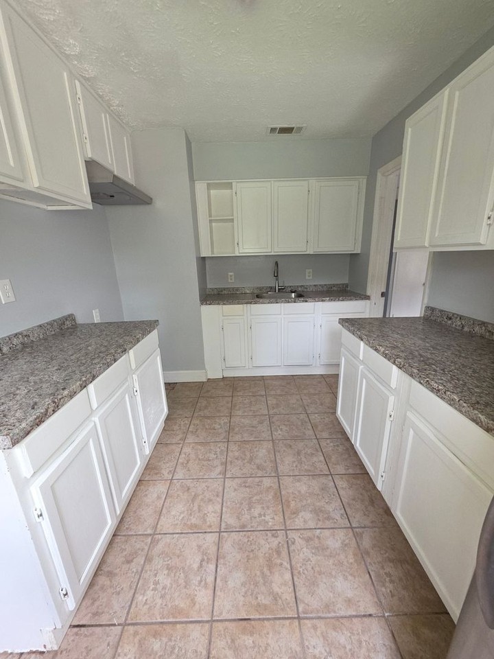 3503 Ruben St - Photo 6 of 16