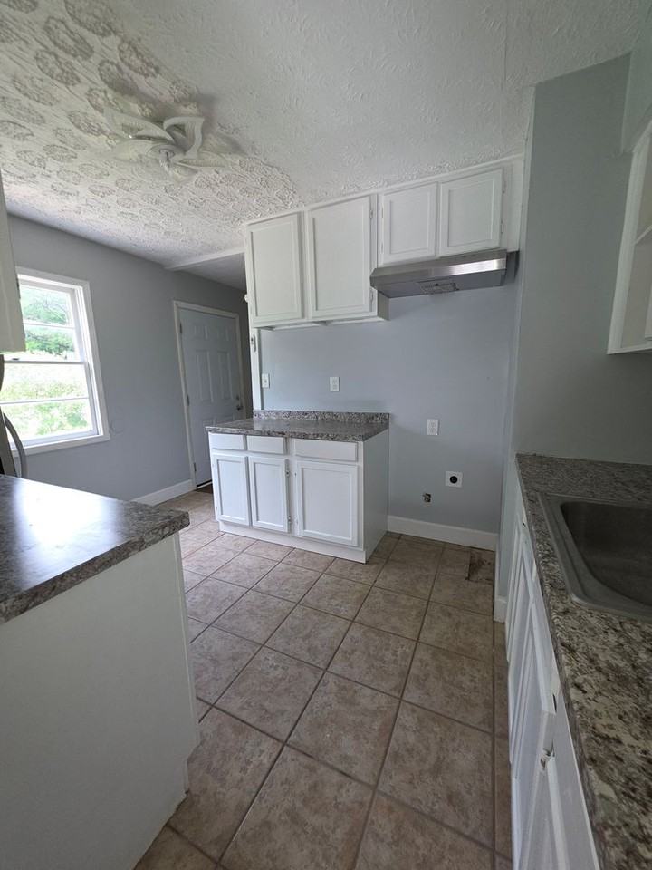 3503 Ruben St - Photo 7 of 16