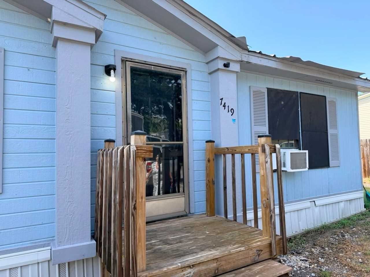 7415 Remington Rd - Photo 3 of 18