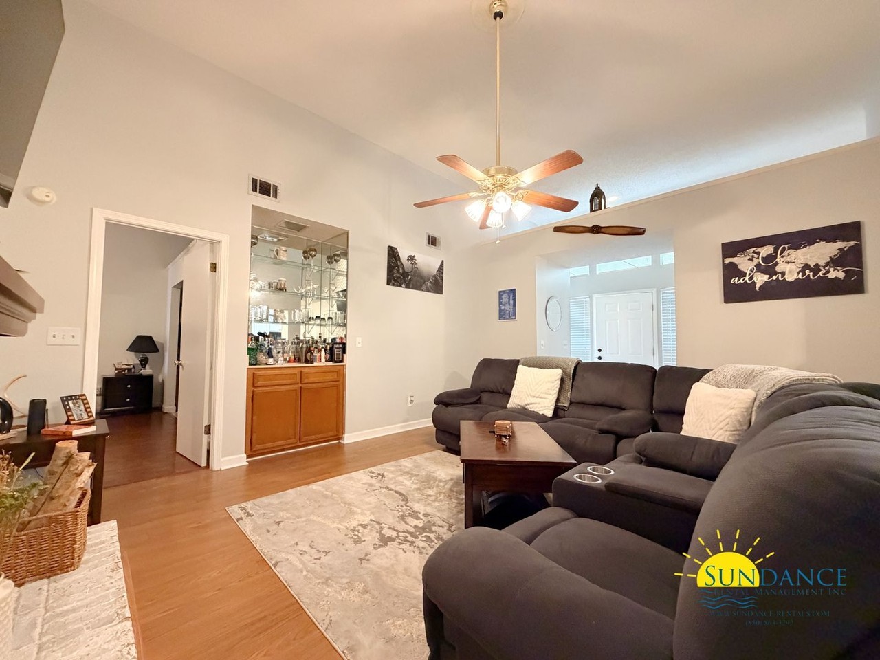 225 Lakeside Ln - Photo 2 of 31