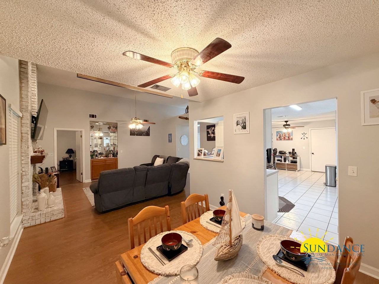 225 Lakeside Ln - Photo 5 of 31