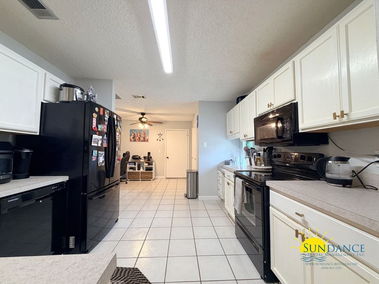 225 Lakeside Ln - Photo 7 of 31