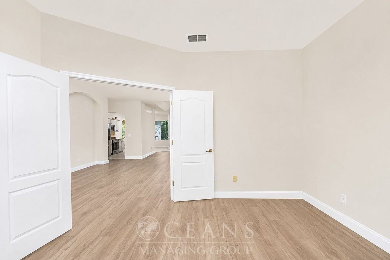 19 Old Port Cir - Photo 5 of 34