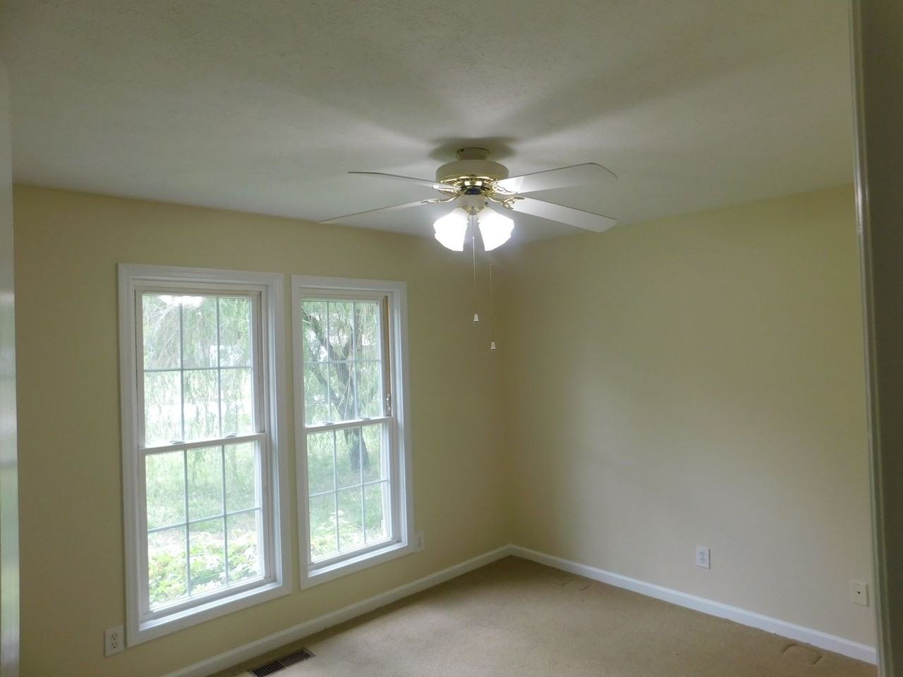 102 Meadow Brook Dr - Photo 6 of 11